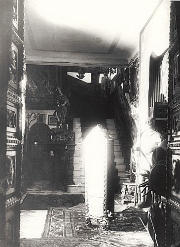 Carmen de los Martires: Hall y escaleras principales