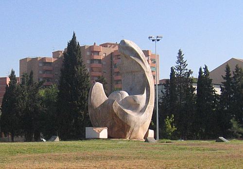 ©ayto.granada: escultura rotonda de correos