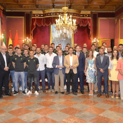 ©Ayto.Granada: El Ayuntamiento renueva su apoyo al Granada CF ©Ayto.Granada: El Ayuntamiento renueva su apoyo al Granada CF
