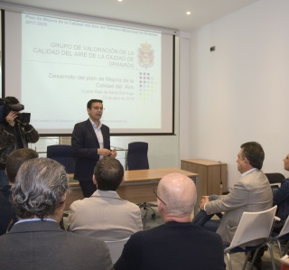 ©Ayto.Granada: El Grupo de Valoracin de la calidad del aire apoya solicitar al Gobierno central la reduccin a 90 km. por hora en la Circunvalacin
