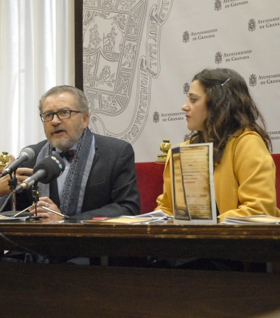 ©Ayto.Granada: La concejala de Derechos Sociales impulsa el taller de literatura en la memoria para los mayores de Granada