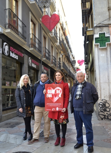 ©Ayto.Granada: El Ayuntamiento impulsa la campaa 'Granada enamora' para dar vida al comercio de proximidad