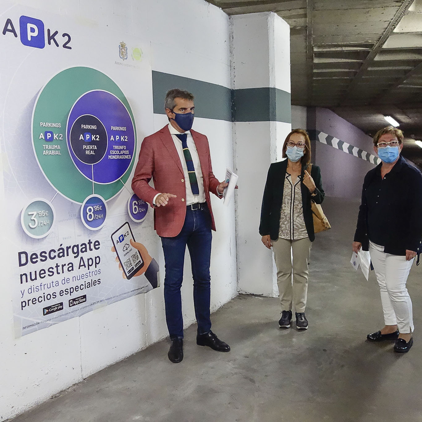 ©Ayto.Granada: El Ayuntamiento convenia con 6 parkings de la ciudad rebajas de hasta el 73% en las tarifas para fomentar que los vehculos queden estacionados en dichas infraestructuras y no se desplacen por las calles de la ciudad