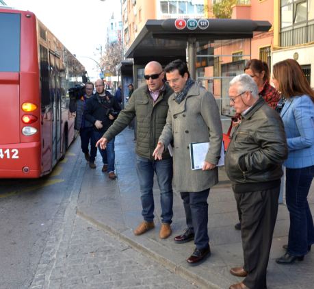 ©Ayto.Granada: El Ayuntamiento impulsa un plan de mejora del acerado y las paradas de autobuses para hacerlas ms accesibles