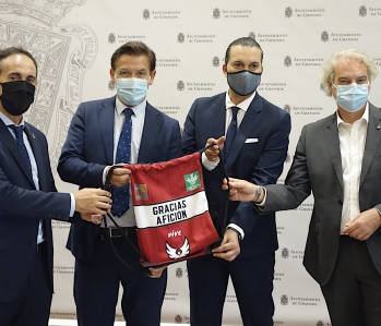 ©Ayto.Granada: El alcalde anima a los granadinos a apoyar especialmente al Covirán en esta temporada ©Ayto.Granada: El alcalde anima a los granadinos a apoyar especialmente al Covirán en esta temporada