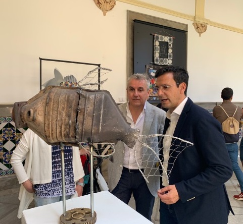 ©Ayto.Granada: MS DE 70 OBRAS HECHAS CON MATERIALES DE RECICLAJE SE EXPONEN DESDE HOY EN EL PATIO DEL AYUNTAMIENTO