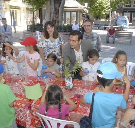 ©Ayto.Granada: Granada eleva a 50 los contenedores de reciclado de aceite en la va pblica ante el aumento en un 10 por ciento de su recogida