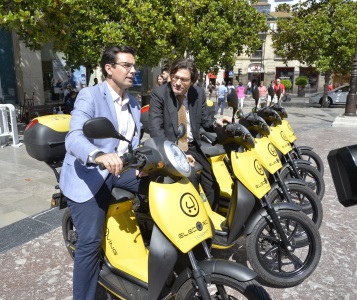 ©Ayto.Granada: Granada cuenta con 25 nuevas motos elctricas de alquiler que conforman una oferta de 75 vehculos no contaminantes