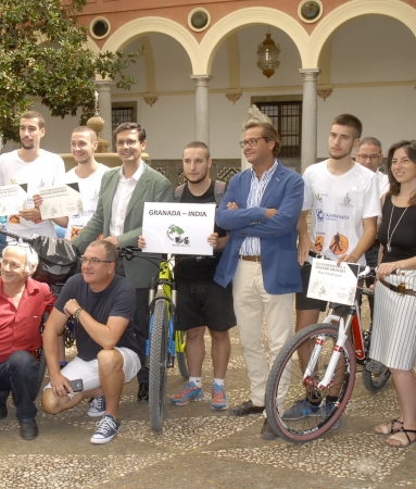 ©Ayto.Granada: Los ciclo embajadores de la Vega de Granada emprenden su camino a India en defensa del hbitat agrario 