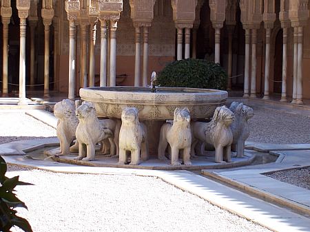 Patio de los Leones