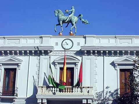 caballo de la portada del ayuntamiento