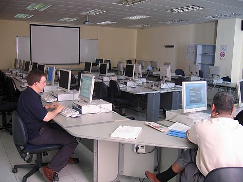 ©Ayto.Granada: EASP: Aula de informatica