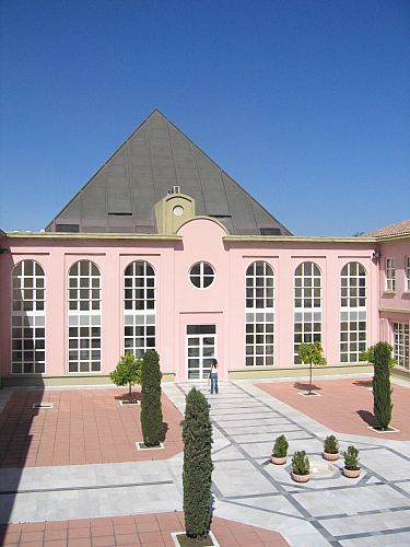 &copy;ayto.granada: easp: patio central