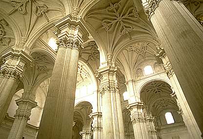 techo y columnas del crucero principal