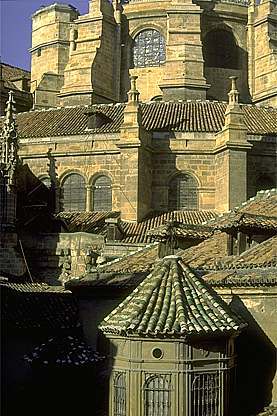 Tejados y torre de la Capilla Real Tejados y torre de la Capilla Real