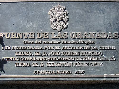 &copy;ayto.granada: fuente de las granadas