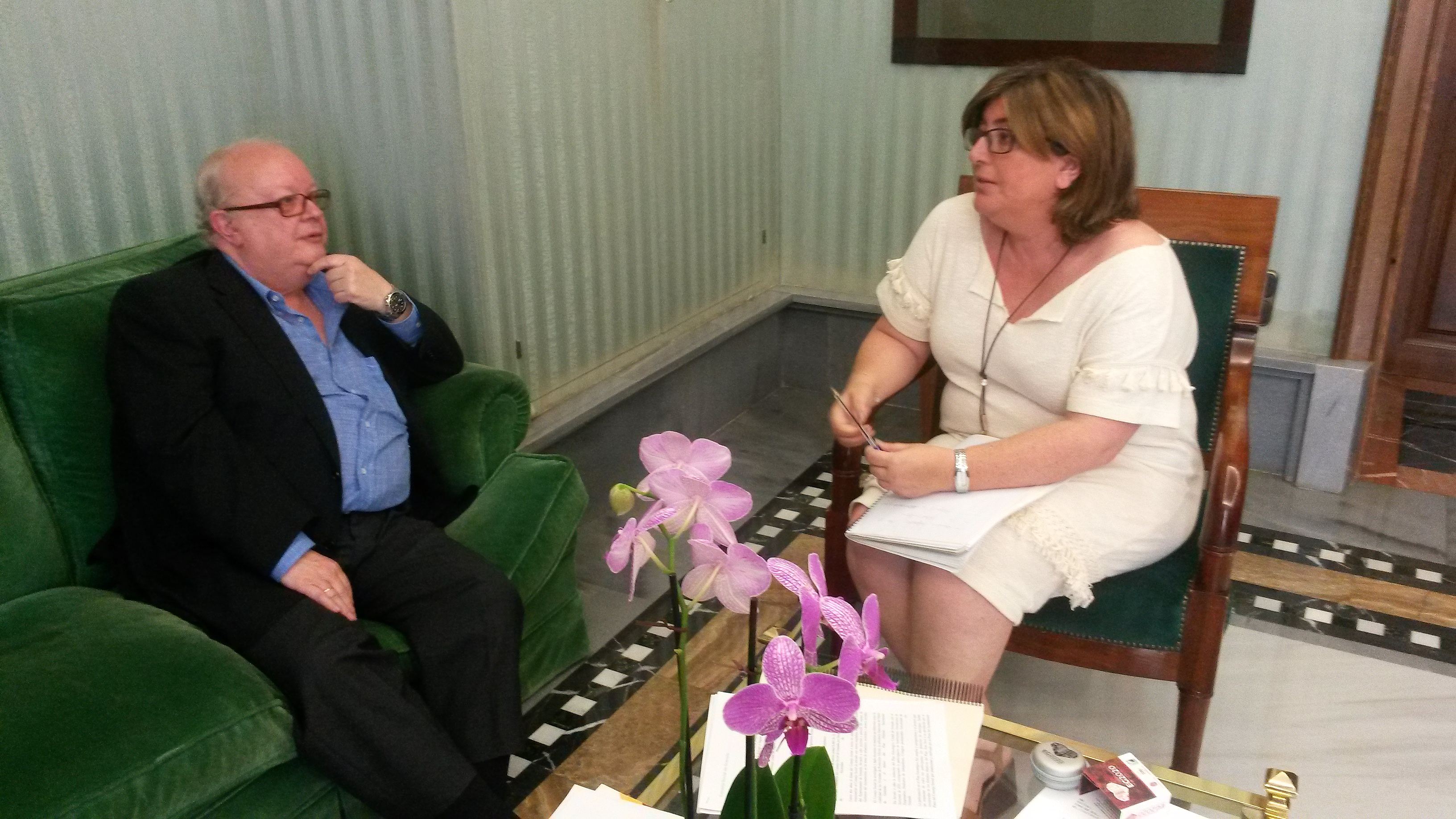 ©Ayto.Granada: Encuentro con la Concejala de Presidencia ©Ayto.Granada: Encuentro con la Concejala de Presidencia