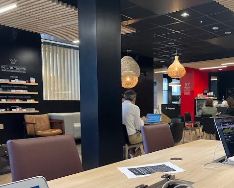 ©Image property of the Coworking: CW Work Caf Banco de Santander- Acera del Casino