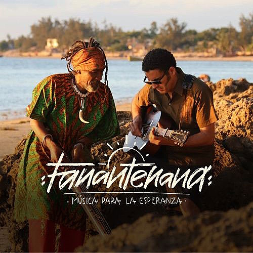 Proyección del documental Fanantenana