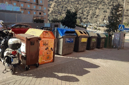 Calle Mirador del Genil (frente hotel Macia Real de la Alhambra)