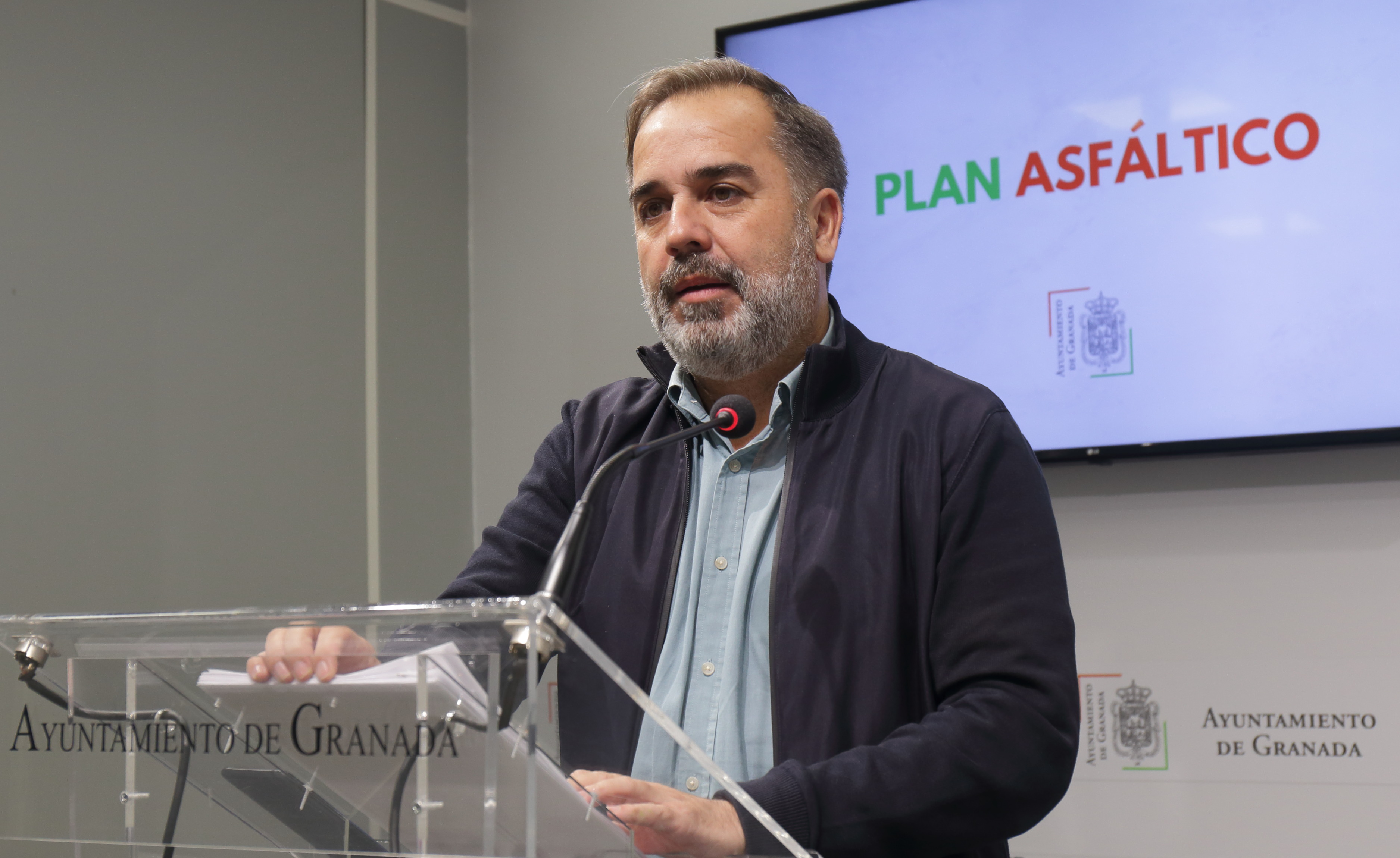 ©Ayto.Granada: EL AYUNTAMIENTO INICIA UN PLAN ASFLTICO SIN PRECEDENTES CON UNA INVERSIN DE MS DE UN MILLN DE EUROS PARA EL ARREGLO DE CASI UNA VEINTENA DE CALLES DE LA CIUDAD 