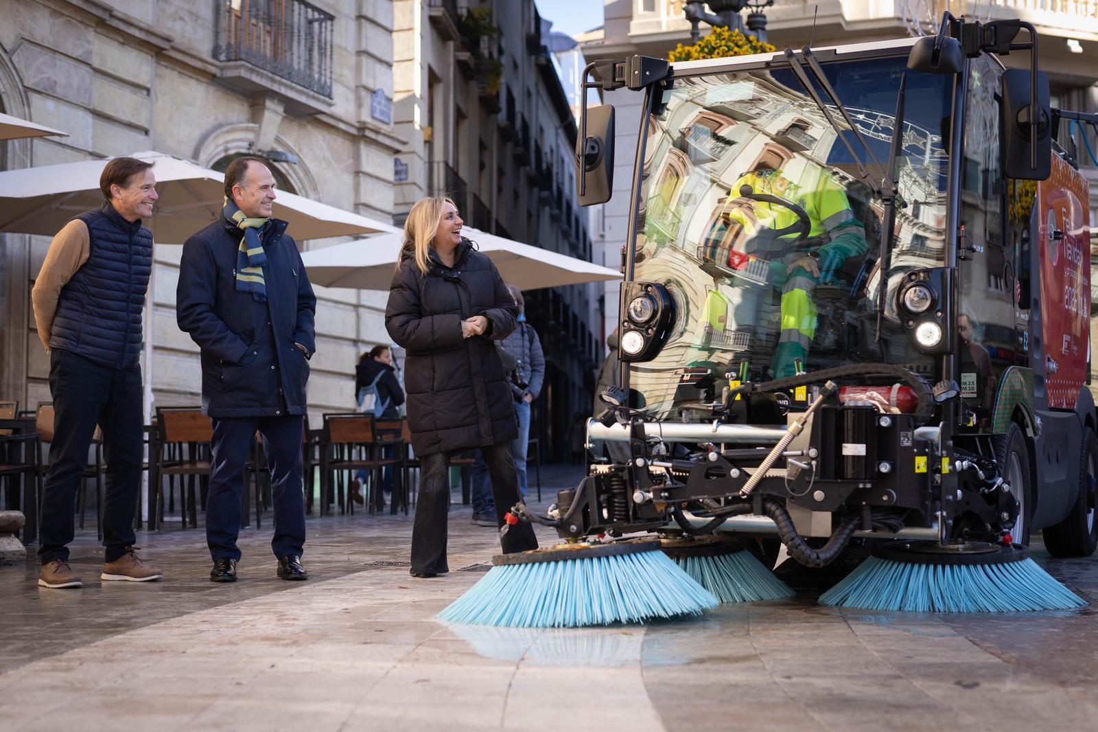 &copy;Ayto.Granada: Granada inicia el nuevo modelo de limpieza urbana basado en la modernizaci�n, la sostenibilidad y la calidad del servicio con el arranque del nuevo contrato, que se ajusta a las necesidades de la ciudad