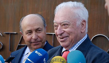 ©Ayto.Granada: La ciudad bautiza con el nombre `Periodista Tico Medina al parque situado tras la sede de Cajagranada