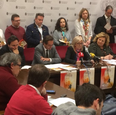 ©Ayto.Granada: Los poetas Robert Hass, Raúl Zurita y Abdellatif Laabi se darán cita del 6 al 10 de mayo en Granada dentro del Festival Internacional de Poesía ©Ayto.Granada: Los poetas Robert Hass, Raúl Zurita y Abdellatif Laabi se darán cita del 6 al 10 de mayo en Granada dentro del Festival Internacional de Poesía