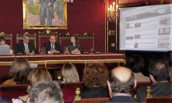 &copy;Ayto.Granada: El alcalde presenta el nuevo servicio de concesi�n de licencias a los colectivos empresariales y sociales
