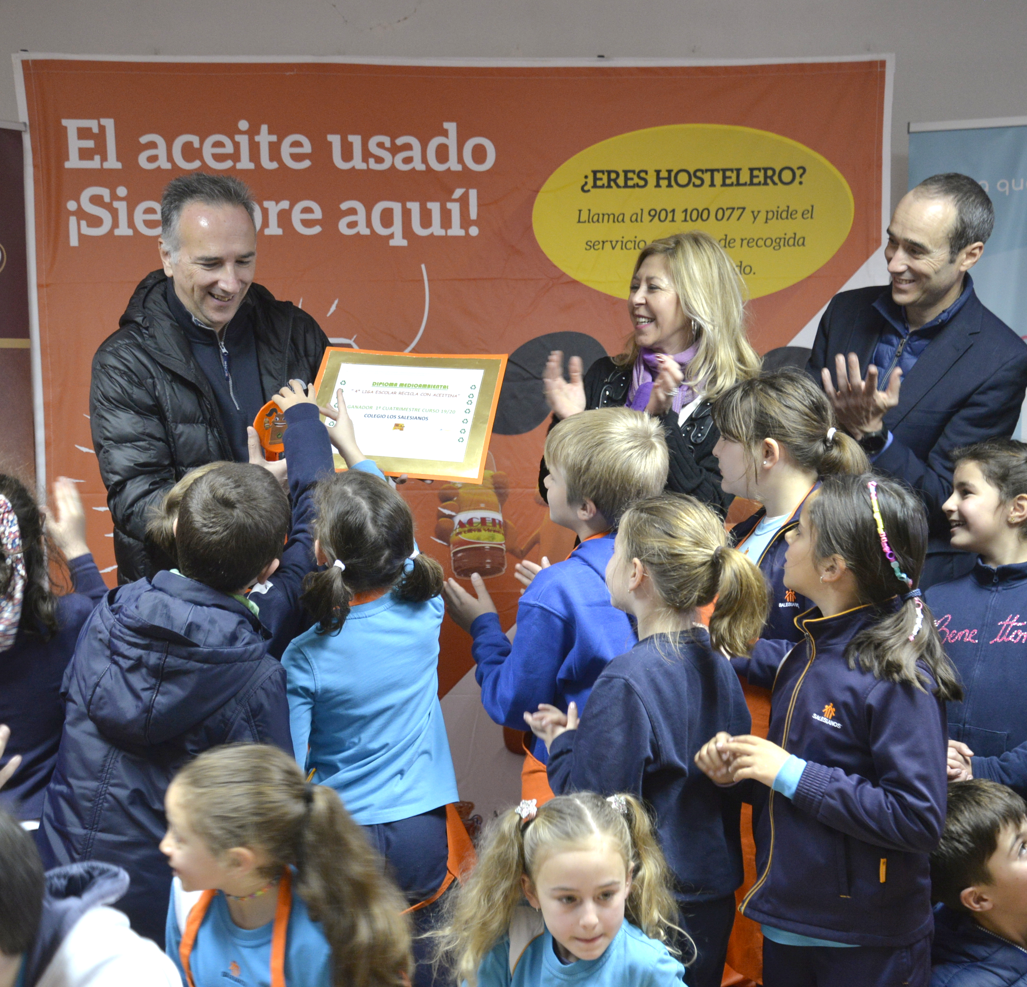 &copy;Ayto.Granada: Jornada de reciclaje en el colegio Salesianos, ganador de la liga escolar al recopilar 235 kilos de aceite