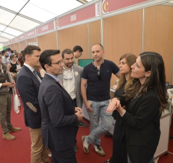 ©Ayto.Granada: Granada acoge la III Feria del empleo de la Cámara de Comercio en la que más de 40 empresas ofrecen 120 empleos para jóvenes ©Ayto.Granada: Granada acoge la III Feria del empleo de la Cámara de Comercio en la que más de 40 empresas ofrecen 120 empleos para jóvenes