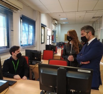 ©Ayto.Granada: ARRANCA UN PROYECTO DE `DESARROLLO DE COMPETENCIAS DIGITALES PARA LA INSERCIN LABORAL EN LOS CENTROS MUNICIPALES DE EMPLEO `LAS PARCELAS DE DISTRITO NORTE Y EN EL ZAIDN