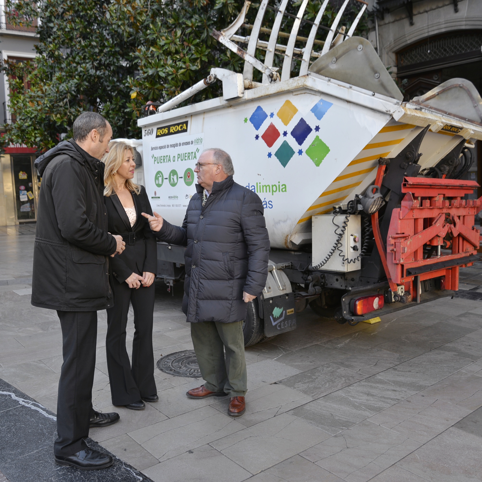 &copy;Ayto.Granada: Medio Ambiente activa un nuevo servicio de recogida directa 'Puerta a Puerta' para los hoteleros que supondr� un incremento del 50% del reciclaje de vidrio