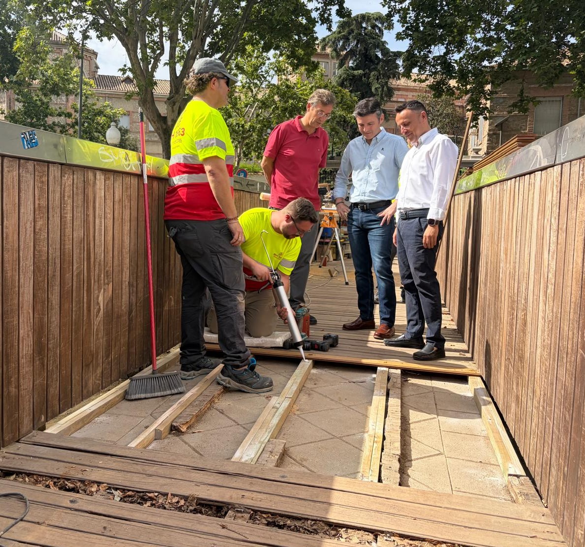 &copy;Ayto.Granada: El Ayuntamiento impulsa la recuperaci�n de los elementos de madera del Puente de las Titas y del Parque Antonio Jim�nez Blanco