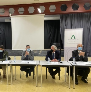 ©Ayto.Granada: AYUNTAMIENTO Y JUNTA DE ANDALUCÍA CONTINÚAN SU COLABORACIÓN MUTUA FRENTE A LOS PROBLEMAS DE LAS FAMILIAS MÁS VULNERABLES DE LA CIUDAD ©Ayto.Granada: AYUNTAMIENTO Y JUNTA DE ANDALUCÍA CONTINÚAN SU COLABORACIÓN MUTUA FRENTE A LOS PROBLEMAS DE LAS FAMILIAS MÁS VULNERABLES DE LA CIUDAD