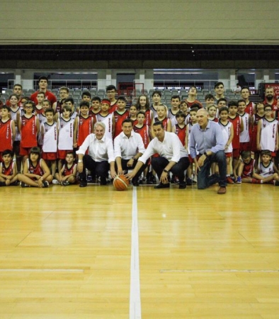 &copy;Ayto.Granada: El alcalde visita el campamento de verano de la Fundaci�n CB Granada