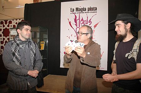 ©Ayto.Granada:  LA MAGIA DEL FESTIVAL HOCUS  POCUS LLEGA A LA OFICINA DE TURISMO DEL AYUNTAMIENTO DE GRANADA 