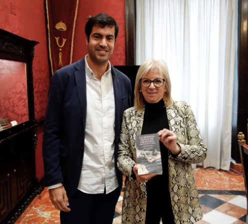 ©Ayto.Granada: El Ayuntamiento acoge la presentacin de un libro con las ponencias del II Simposio del la Historia de la Semana Santa 