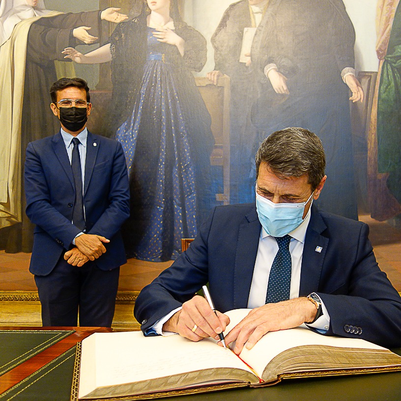 &copy;Ayto.Granada: CUENCA RECIBE AL DELEGADO DEL GOBIERNO EN ANDALUC�A PARA ABORDAR LA LLEGADA DE FONDOS EUROPEOS DE RECUPERACI�N A GRANADA 