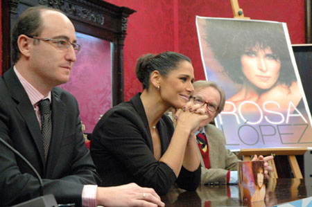 &copy;Ayto.Granada: EL PALACIO DE CONGRESOS ACOGER� EL S�BADO LA PRESENTACI�N DEL DISCO `TODO TE LO DEBO A TI� DE LA GRANADINA ROSA L�PEZ