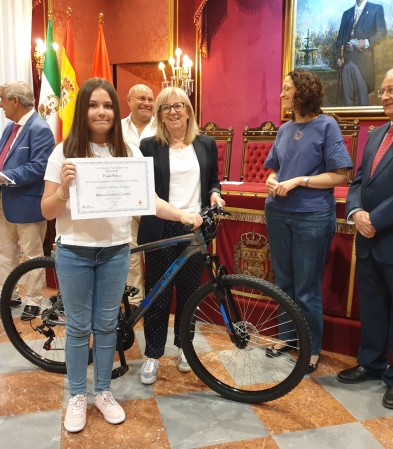 ©Ayto.Granada: El Ayuntamiento entrega los premios del certamen de redaccin y dibujo de la fundacin AguaGranada