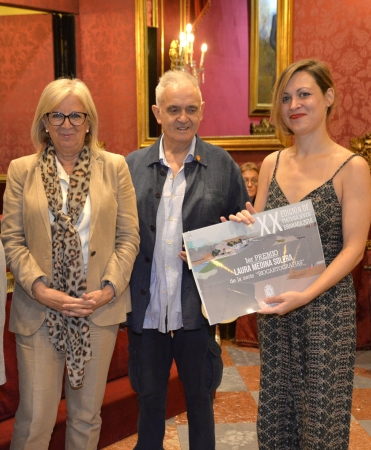 &copy;Ayto.Granada: El arte figurativo y abstracto caracteriza las obras presentadas al premio de pintura joven de Granada entregado hoy