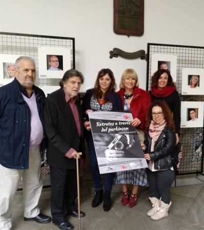 &copy;Ayto.Granada: El patio del Ayuntamiento de Granada acoge una exposici�n de fotograf�as con motivo del D�a Mundial del Parkinson