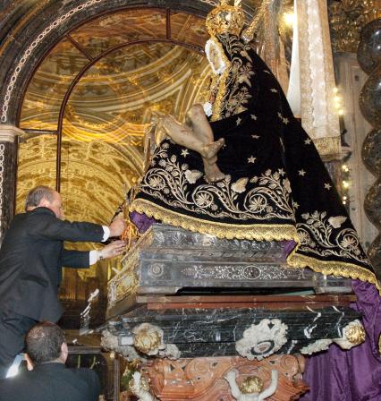 LA VIRGEN DE LAS ANGUSTIAS LUCE LA MEDALLA DE ORO DE GRANADA