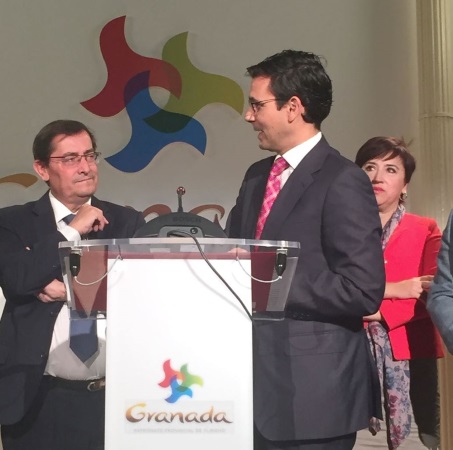 ©Ayto.Granada: LA MESA DEL AEROPUERTO CIERRA UN ACUERDO CON EASYJET PARA CONECTAR GRANADA CON GATWICK