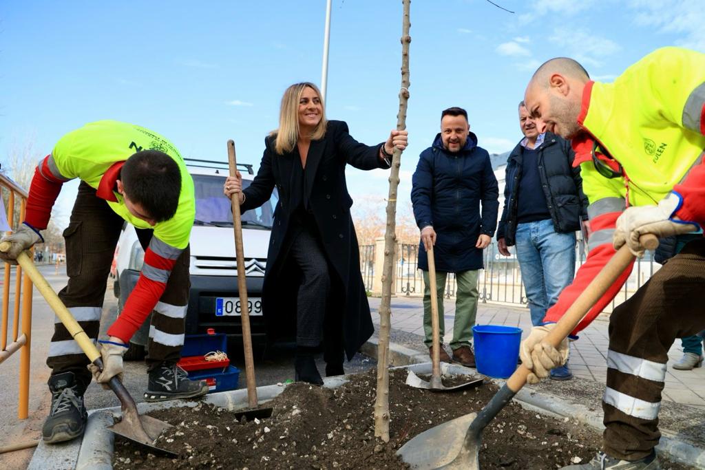 ©Ayto.Granada:  LA PRIMERA CAMPAA DE PLANTACIONES IMPULSADA POR EL GOBIERNO MUNICIPAL CONCLUYE CON MS DE 4.500 NUEVOS RBOLES EN TODA LA CIUDAD 