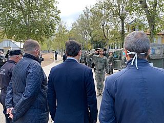 El Alcalde recibe a la seccin de la Legin que apoya las tareas de los cuerpos y fuerzas de seguridad para la proteccin de Granada durante el estado de alarma